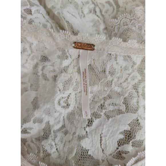 Free People SZ S Lace Sheer Top 3/4 Sleeve Ruffled Crochet White Oversize Boxy - Picture 6 of 9